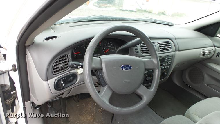 image for item DC3220 2006 Ford Taurus SE