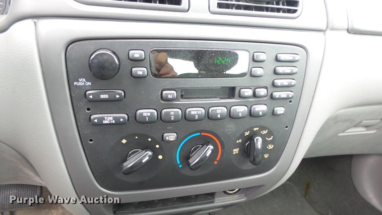 image for item DC3220 2006 Ford Taurus SE