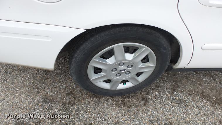 image for item DC3220 2006 Ford Taurus SE