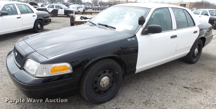 image for item DC3223 2011 Ford Crown Victoria Police Interceptor