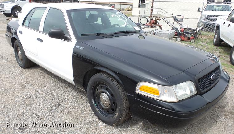 image for item DC3223 2011 Ford Crown Victoria Police Interceptor