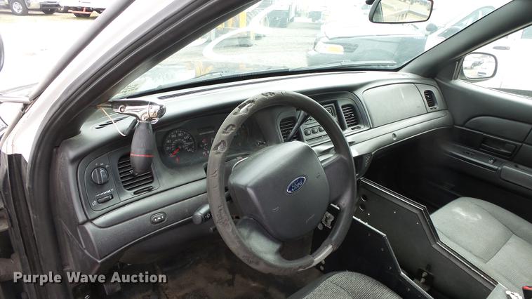 image for item DC3223 2011 Ford Crown Victoria Police Interceptor