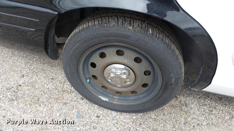 image for item DC3223 2011 Ford Crown Victoria Police Interceptor