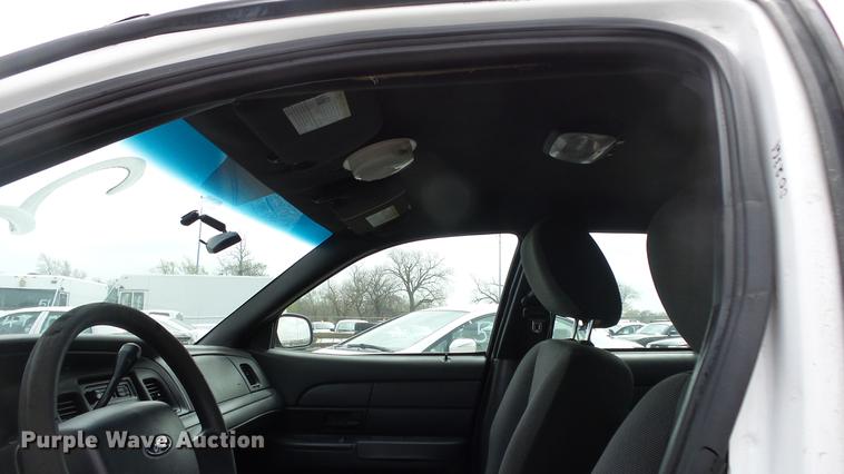 image for item DC3224 2011 Ford Crown Victoria Police Interceptor