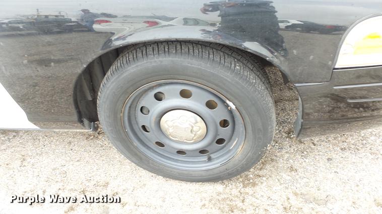 image for item DC3225 2011 Ford Crown Victoria Police Interceptor