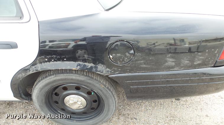 image for item DC3226 2011 Ford Crown Victoria Police Interceptor