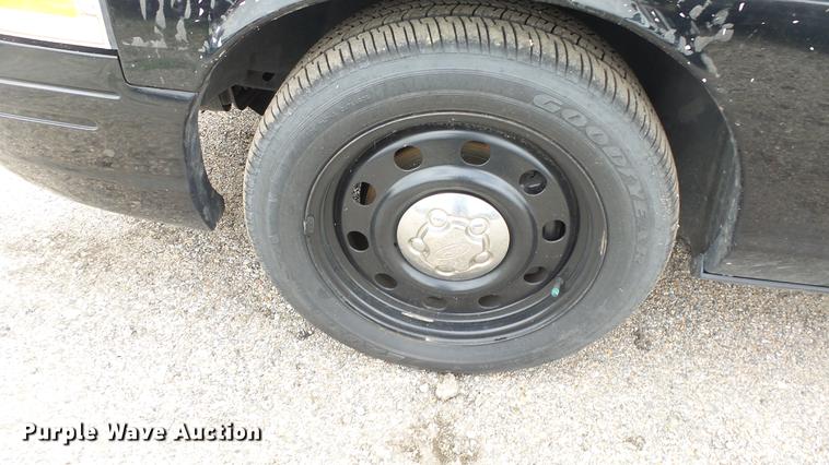 image for item DC3226 2011 Ford Crown Victoria Police Interceptor