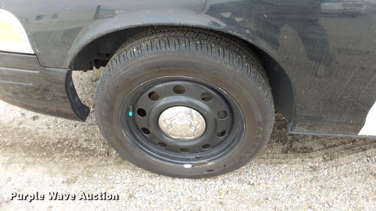 image for item DC3228 2011 Ford Crown Victoria Police Interceptor