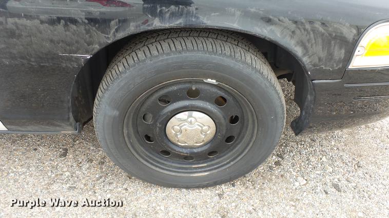 image for item DC3229 2011 Ford Crown Victoria Police Interceptor