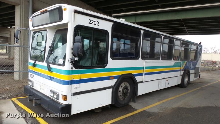 image for item DC3233 2002 Gillig C20B096N4 transit bus