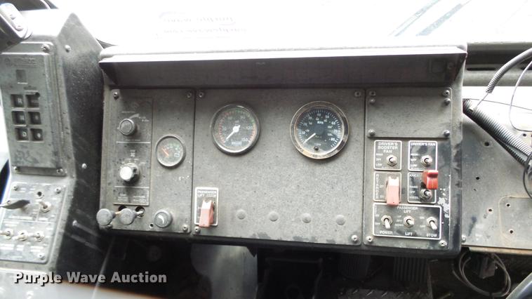 image for item DC3233 2002 Gillig C20B096N4 transit bus