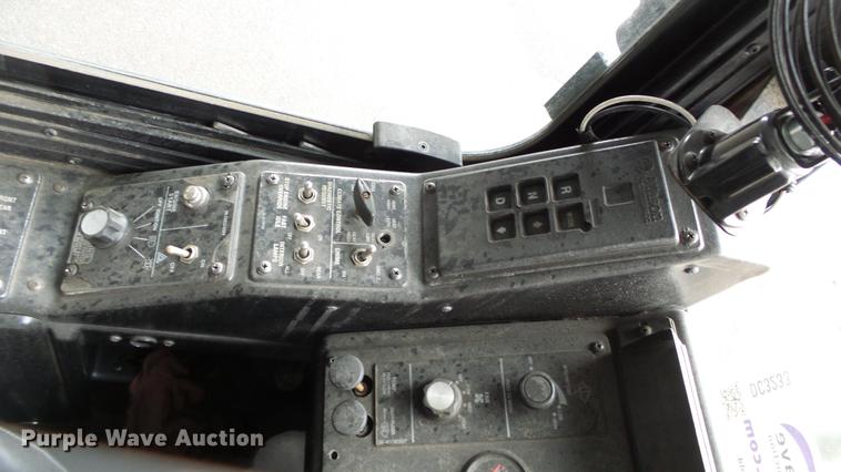 image for item DC3233 2002 Gillig C20B096N4 transit bus