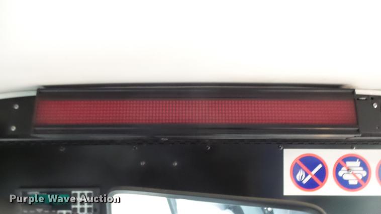 image for item DC3233 2002 Gillig C20B096N4 transit bus