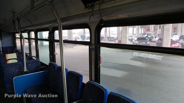 image for item DC3233 2002 Gillig C20B096N4 transit bus