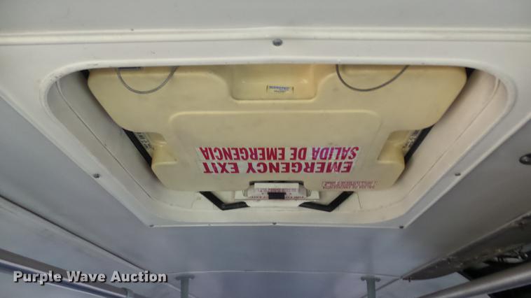 image for item DC3233 2002 Gillig C20B096N4 transit bus