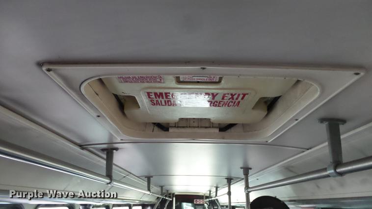 image for item DC3233 2002 Gillig C20B096N4 transit bus