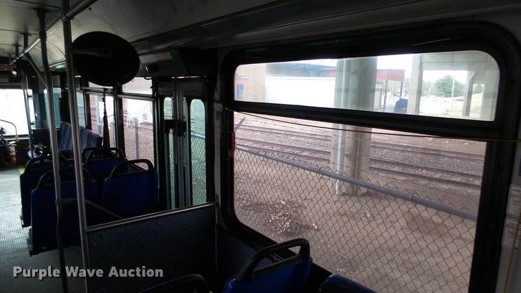 image for item DC3233 2002 Gillig C20B096N4 transit bus