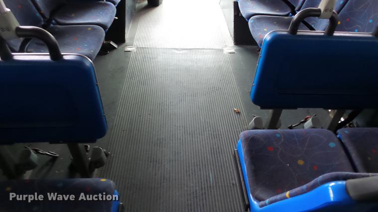 image for item DC3233 2002 Gillig C20B096N4 transit bus