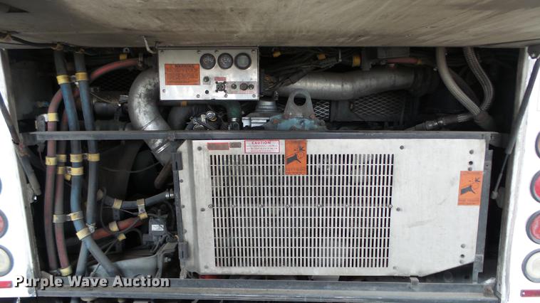 image for item DC3233 2002 Gillig C20B096N4 transit bus