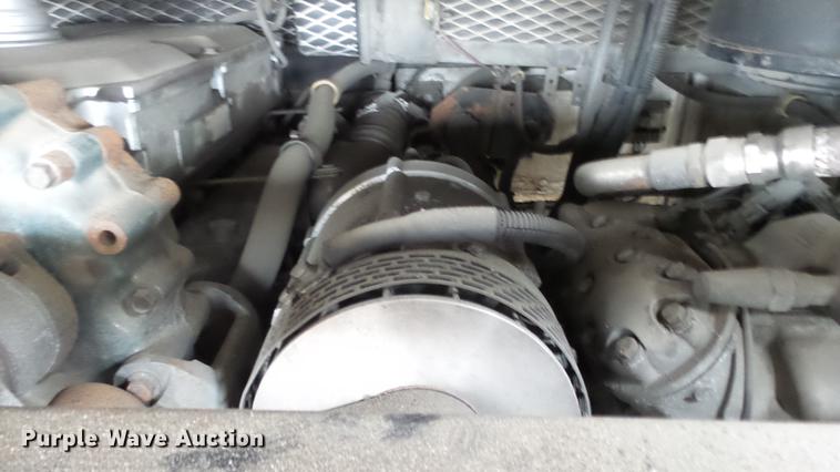 image for item DC3233 2002 Gillig C20B096N4 transit bus