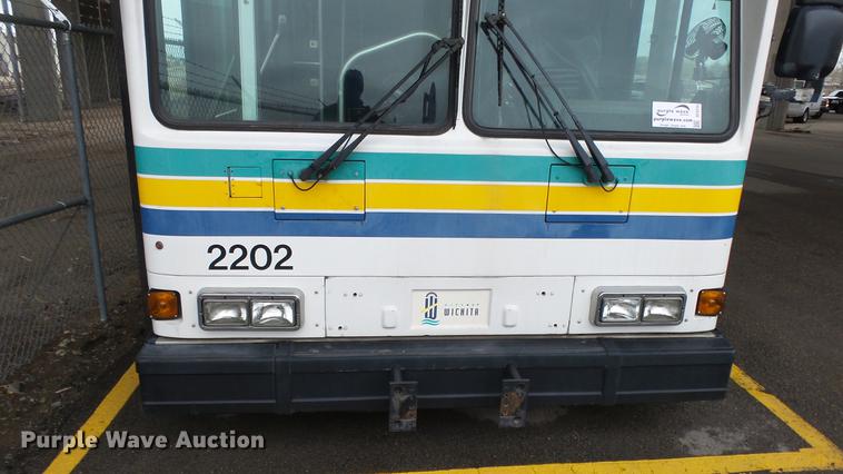 image for item DC3233 2002 Gillig C20B096N4 transit bus