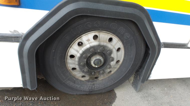 image for item DC3233 2002 Gillig C20B096N4 transit bus