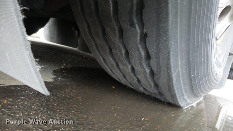 image for item DC3233 2002 Gillig C20B096N4 transit bus