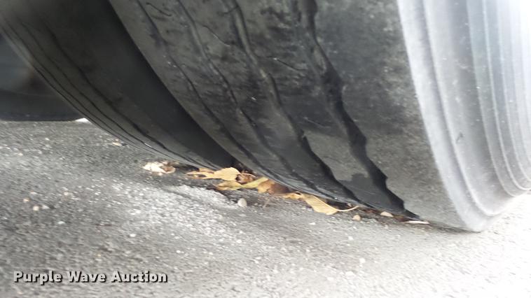 image for item DC3233 2002 Gillig C20B096N4 transit bus