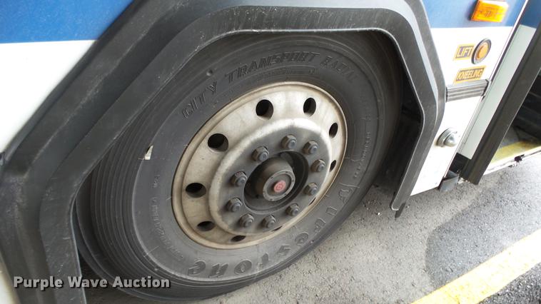 image for item DC3233 2002 Gillig C20B096N4 transit bus