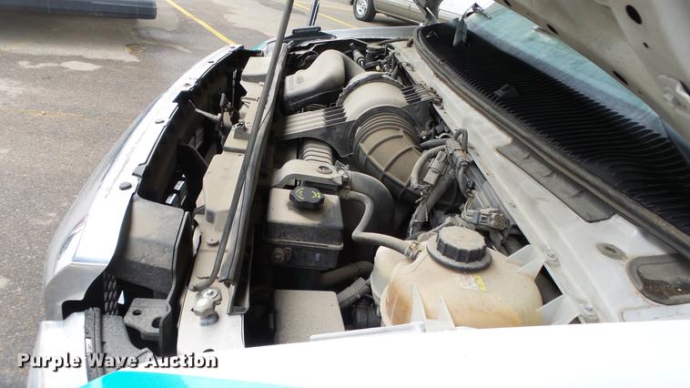 image for item DC3234 2009 Ford E450 Super Duty shuttle bus