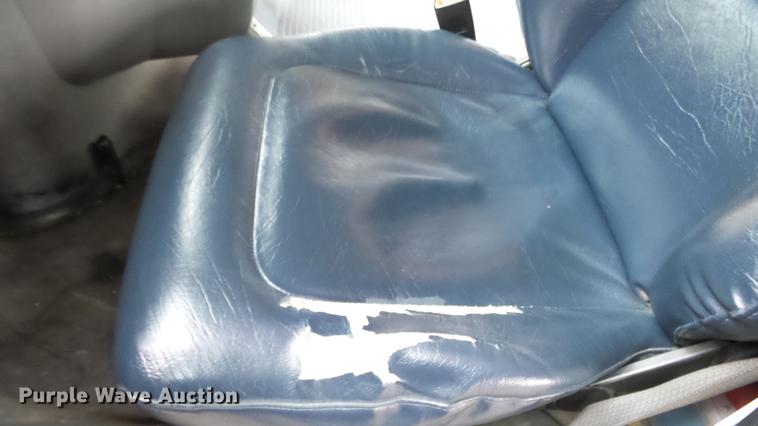 image for item DC3234 2009 Ford E450 Super Duty shuttle bus