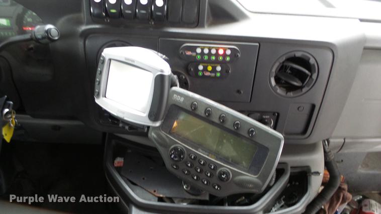 image for item DC3234 2009 Ford E450 Super Duty shuttle bus