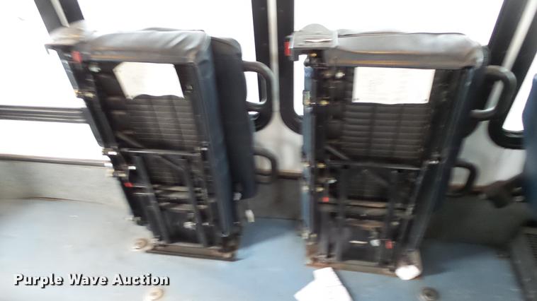 image for item DC3234 2009 Ford E450 Super Duty shuttle bus