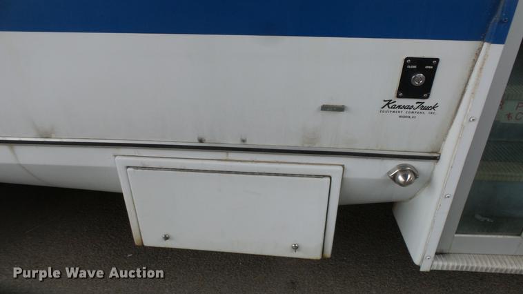 image for item DC3234 2009 Ford E450 Super Duty shuttle bus