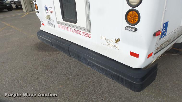 image for item DC3234 2009 Ford E450 Super Duty shuttle bus