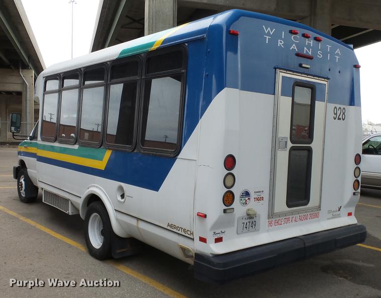 image for item DC3235 2009 Ford E450 Super Duty shuttle bus