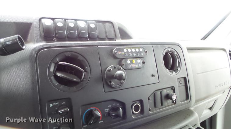 image for item DC3235 2009 Ford E450 Super Duty shuttle bus