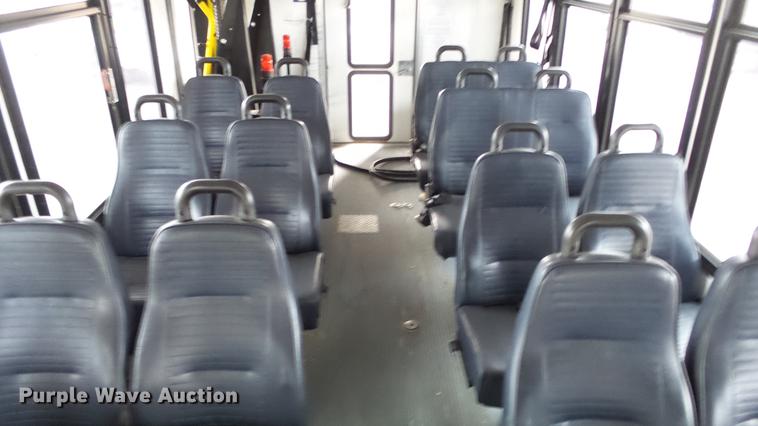 image for item DC3235 2009 Ford E450 Super Duty shuttle bus