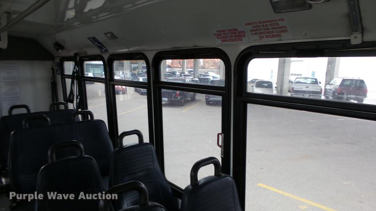 image for item DC3235 2009 Ford E450 Super Duty shuttle bus