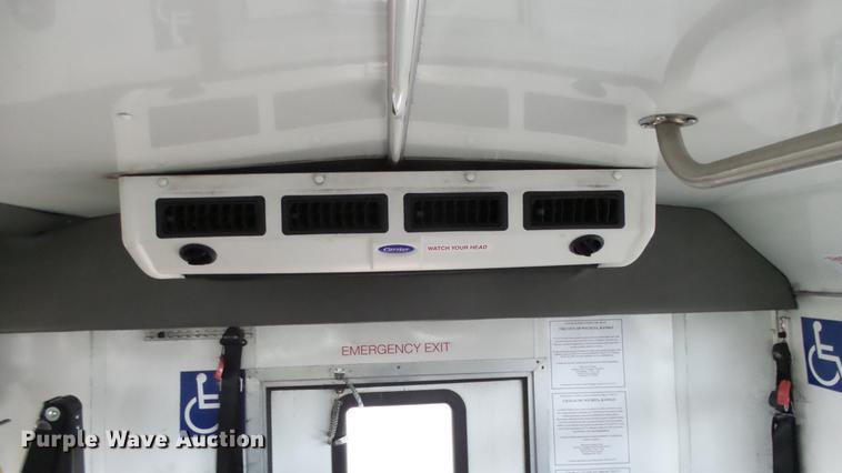 image for item DC3235 2009 Ford E450 Super Duty shuttle bus