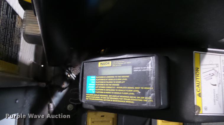 image for item DC3235 2009 Ford E450 Super Duty shuttle bus