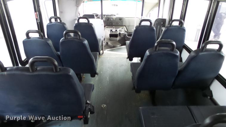 image for item DC3235 2009 Ford E450 Super Duty shuttle bus