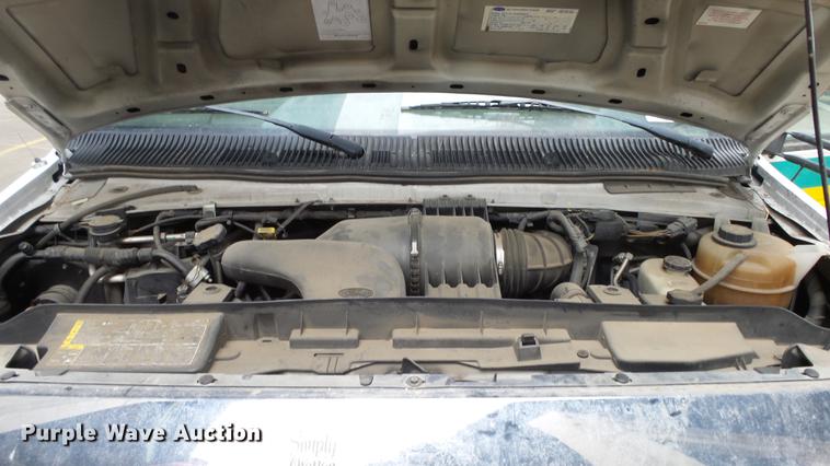 image for item DC3235 2009 Ford E450 Super Duty shuttle bus