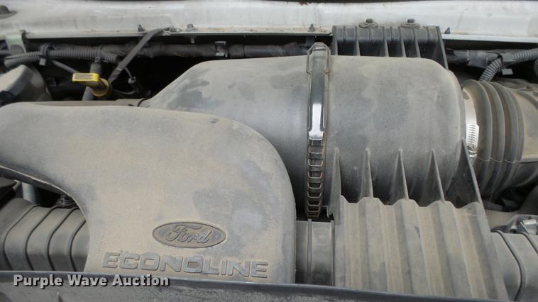 image for item DC3235 2009 Ford E450 Super Duty shuttle bus