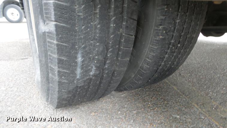 image for item DC3235 2009 Ford E450 Super Duty shuttle bus