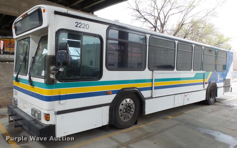 image for item DC3236 2002 Gillig C20B096N4 transit bus