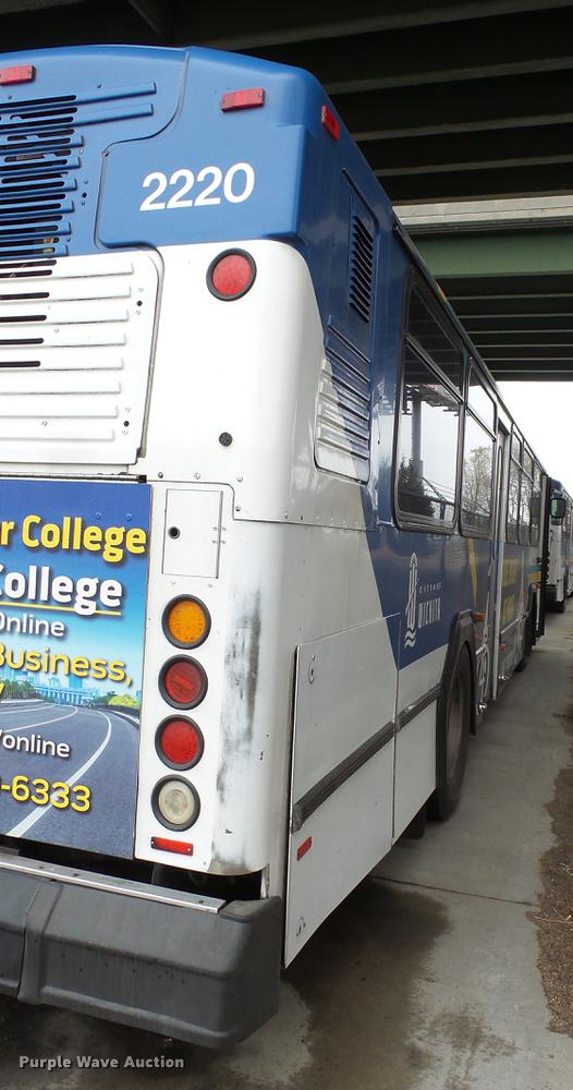 image for item DC3236 2002 Gillig C20B096N4 transit bus