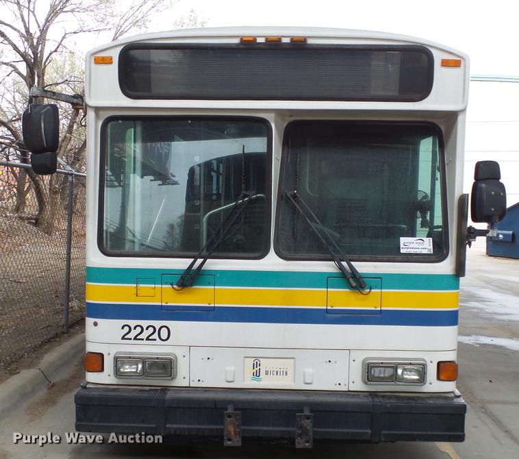 image for item DC3236 2002 Gillig C20B096N4 transit bus