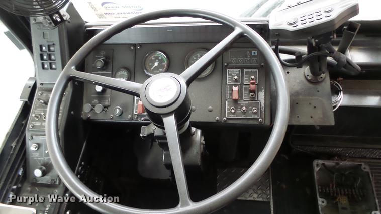 image for item DC3236 2002 Gillig C20B096N4 transit bus