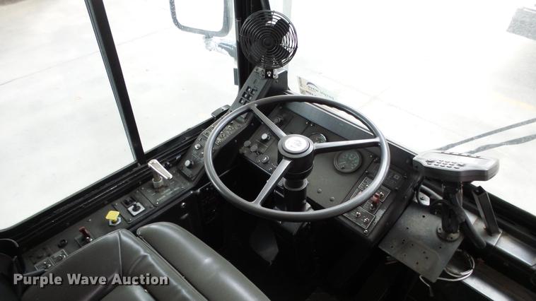 image for item DC3236 2002 Gillig C20B096N4 transit bus